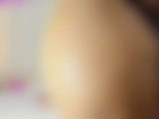 TriexiMars MILF webcam performer live streaming