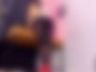 Live cam show with Sofia - Small Tits Mature on SxyPornLive