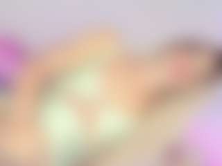 KiaraMichelll's Live Sex Cam Show