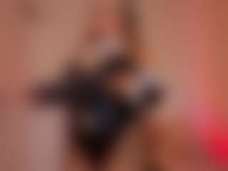 Live cam show with Kiyomi - Gamer on Hubzter Live