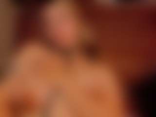 Live cam show with Kiyomi - Blonde Hair on live.xheat.ai