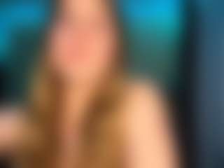 Live cam show with SallieBollacker - Lightskin on Stripli.com