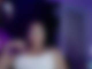 Live cam show with Karoolyna - Morena on Camsoda