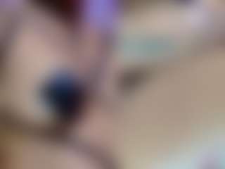 Live cam show with Karoolyna - Legs on alttransgirls