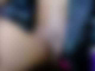 Live cam show with Karoolyna - Legs on Chatstar