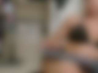 Live cam show with Karoolyna - Ride on xxxlivecams.org