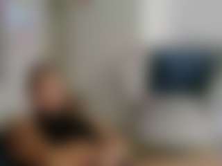 Live cam show with Karoolyna - Big Clit on Camsoda