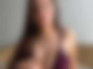 Live cam show with Lilly - Strip on Camsoda