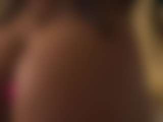 Live cam show with mulatalove - Gamer Ebony on CamClone
