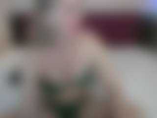 Live cam show with DesperateClit - Strapon on madthumbs