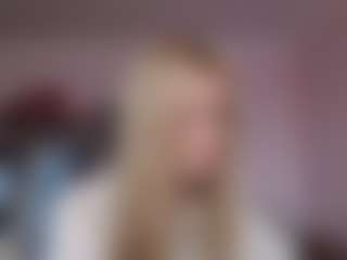 Live cam show with Melissa - Blonde Hair on livesuperchat.net
