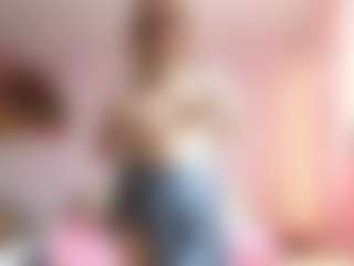 Live cam show with Melissa - Upskirt on liverealitysex.com