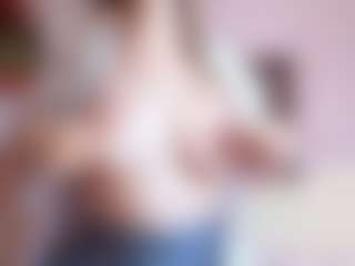 Live cam show with Melissa - Blonde Hair on TeamSkeetLive