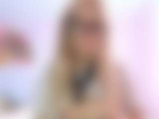 Live cam show with Melissa - Solo on luckytryst.com