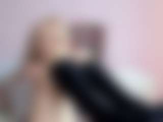 Live cam show with Melissa - Lovely on Camming Site