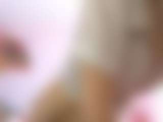 Live cam show with Melissa - Cosplay on Camsoda