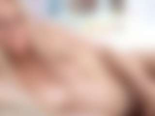 Live cam show with Melissa - Cute on milfzrlive.com