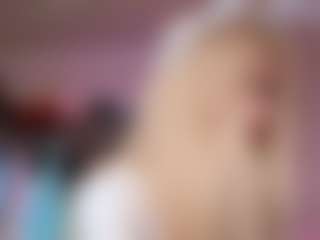 Live cam show with Melissa - College MILF on Hubzter Live