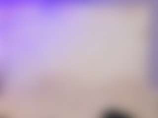 Live cam show with MELODYHANTZ - Average on Porn Luv