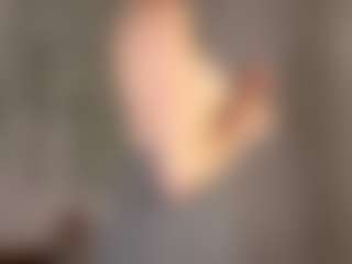 Live cam show with RossieFontecchio - Student on TeamSkeetLive