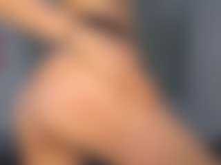 Live cam show with RossieFontecchio - Blue Eyes on madthumbs