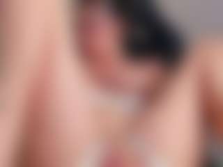 Live-camshow met Chloe-Cortez - Blackcock op Camsoda
