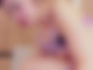 Live cam show with Chloe-Cortez - Squirt on Ass Tok