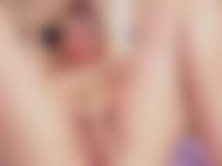 Live cam show with Chloe-Cortez - Small Tits on xDating