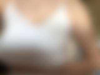 Live cam show with Lisa - Tiny Tits on Camsoda