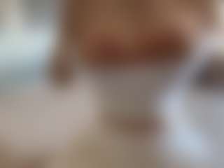 Live cam show with Lisa - Tiny Tits on StripNow