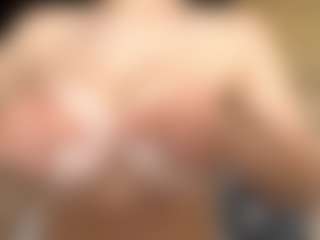 Live cam show with Lisa - Green Eyes on livesuperchat.net