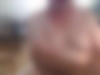 Live cam show with SamsSecrets - Irish on SmokeAndPoke