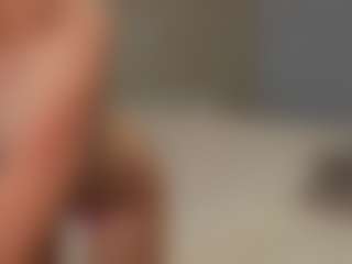 Live cam show with lunayung - Green Eyes on Mixed Magazine Live