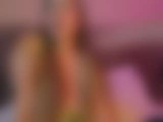 Live cam show with MariaMore - Oil on SpankPalCams