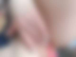 NaughtyBlooms's Live Sex Cam Show