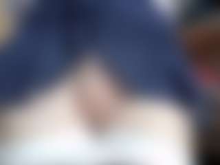 NaughtyBlooms's Live Sex Cam Show