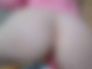NaughtyBlooms's Live Sex Cam Show