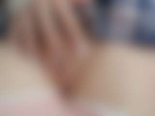 NaughtyBlooms's Live Sex Cam Show