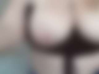 Lona Pounder's Live Sex Cam Show