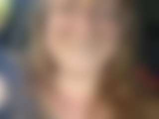 Live cam show with Lona Pounder - Tease MILF on milfzrlive.com