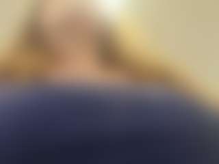 Live cam show with Lona Pounder - BBW Dildo on TeamSkeetLive