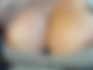 Dulcinea-2's Live Sex Cam Show