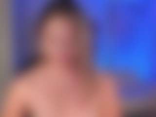 Live cam show with Haley Green - Teen (18+) on AdultVida.com