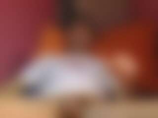 rogobeteilie's Live Sex Cam Show