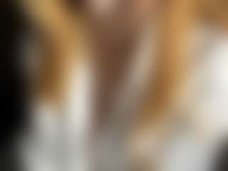 Live cam show with SadeSurrey - Cute on Dare Cams