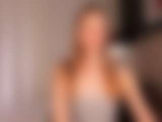 Live cam show with SweetVeee - Raven Hair on SxyPornLive