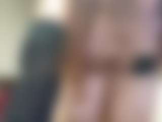 EmilyCM's Live Sex Cam Show