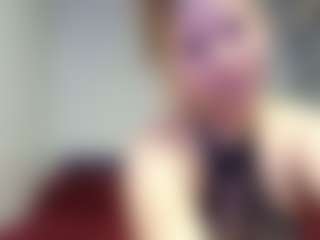 EmilyCM's Live Sex Cam Show