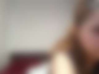 Live cam show with EmilyCM - Brown Hair on Camsoda