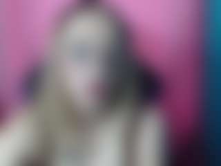 Live cam show with LiaaRoberts - Joi on AdultVida.com